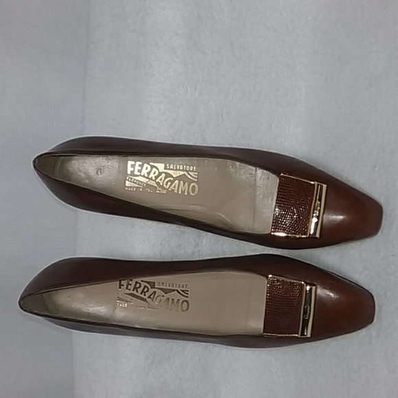 Salvatore Ferragamo women's pump shoes size 9 AA Florence Italy - Picture 4 of 11